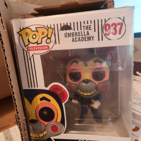 New Sealed Hazel The Umbrella Academy Vinyl Figure Funko Pop #937 - Picture 1 of 6